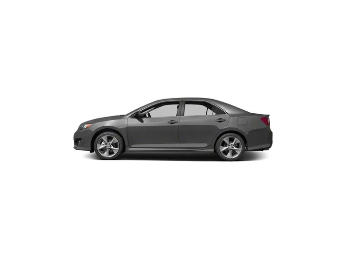2013 Toyota Camry - view 3