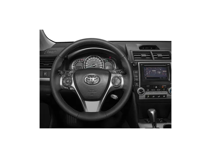 2013 Toyota Camry - view 4