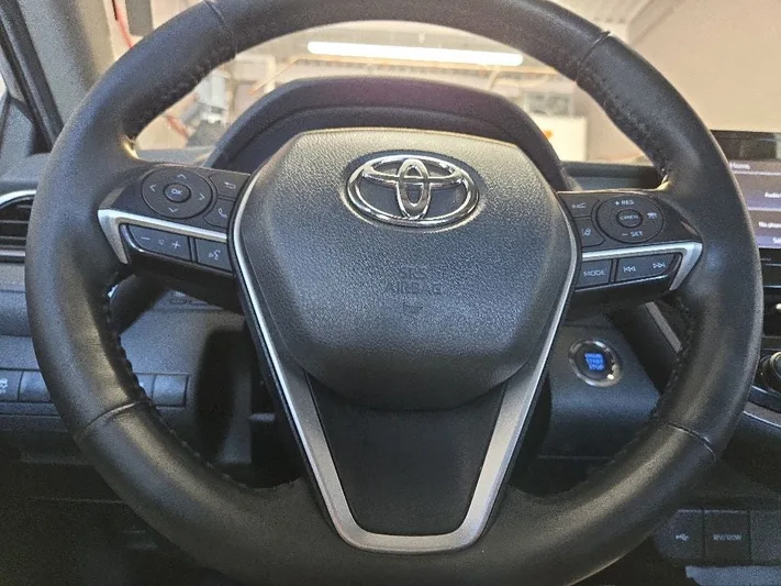 2023 Toyota Camry - view 11