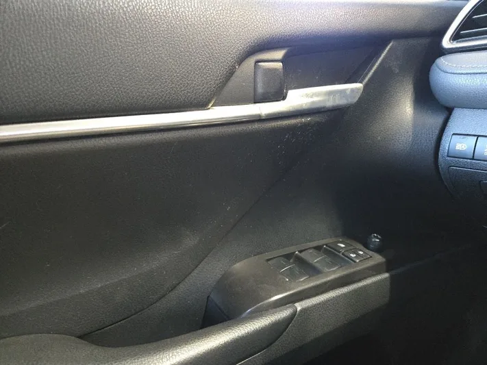 2023 Toyota Camry - view 20