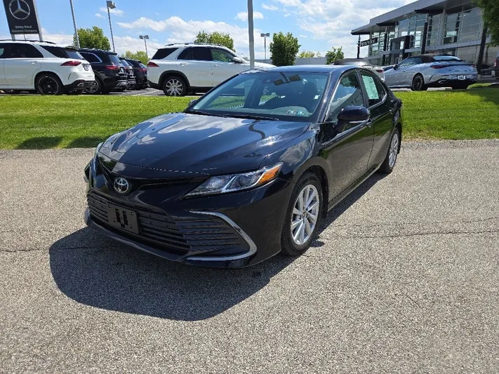 2023 Toyota Camry - view 9