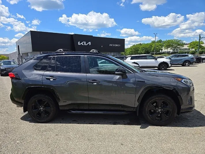 2021 Toyota RAV4 - view 2