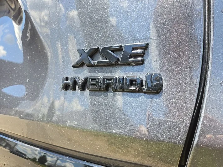 2021 Toyota RAV4 - view 4