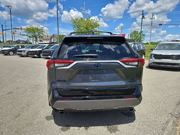 2021 Toyota RAV4 - view 6