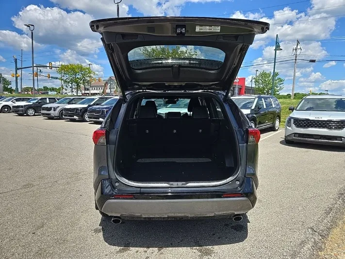 2021 Toyota RAV4 - view 7