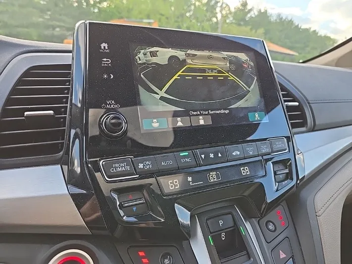 2020 Honda Odyssey - view 11