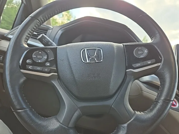 2020 Honda Odyssey - view 18