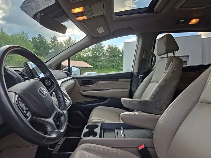 2020 Honda Odyssey - view 28
