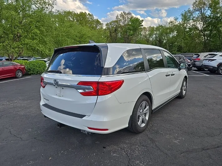 2020 Honda Odyssey - view 3