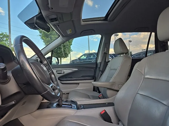 2020 Honda Pilot - view 32