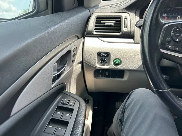 2020 Honda Pilot - view 7