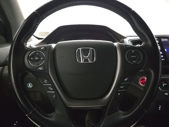 2017 Honda Pilot - view 14