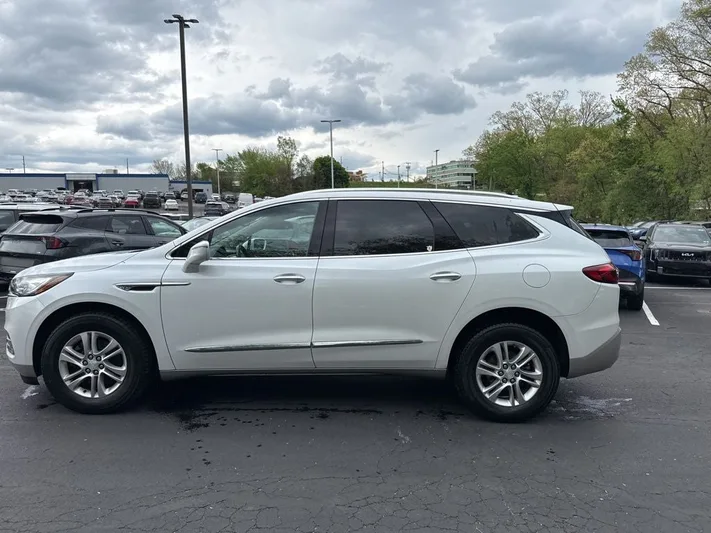 2018 Buick Enclave - view 4