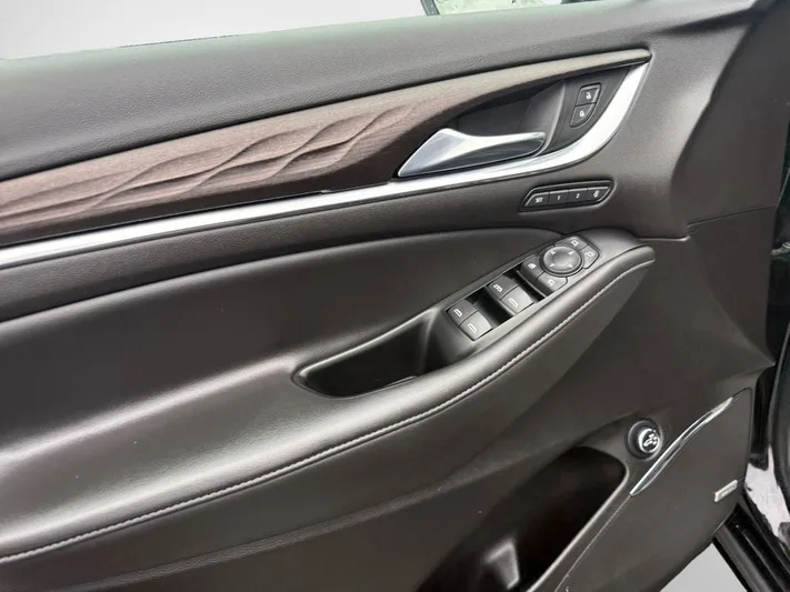 2023 Buick Enclave - view 14
