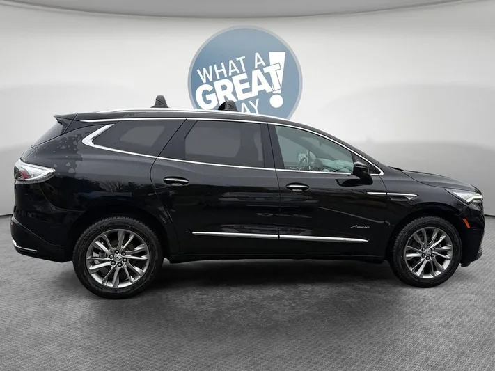 2023 Buick Enclave - view 2