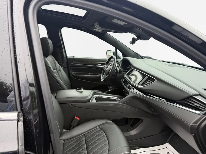 2023 Buick Enclave - view 26