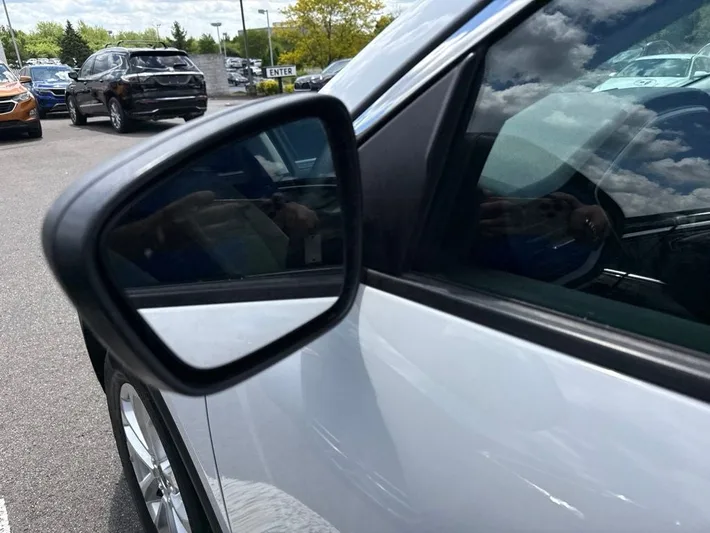 2021 Honda CR-V - view 10