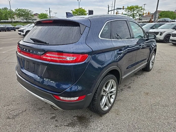 2017 Lincoln MKC - view 3