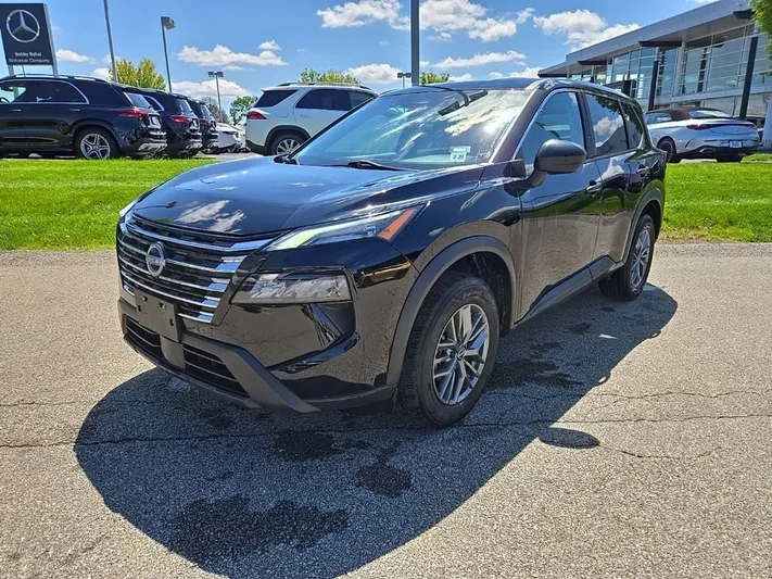 2024 Nissan Rogue - view 10