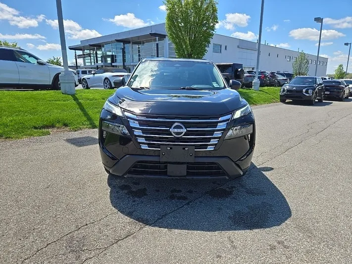 2024 Nissan Rogue - view 11