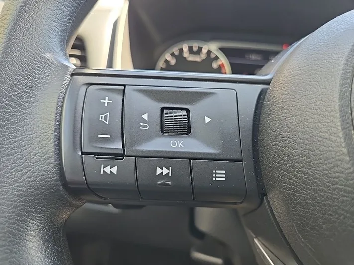 2024 Nissan Rogue - view 12
