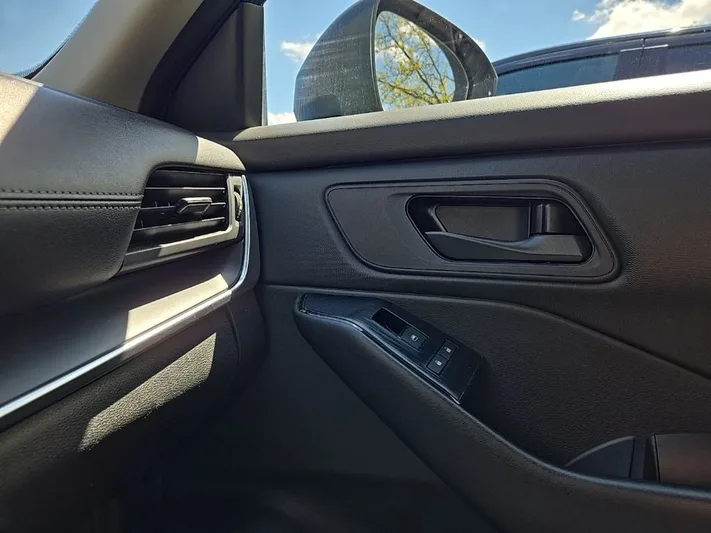 2024 Nissan Rogue - view 21