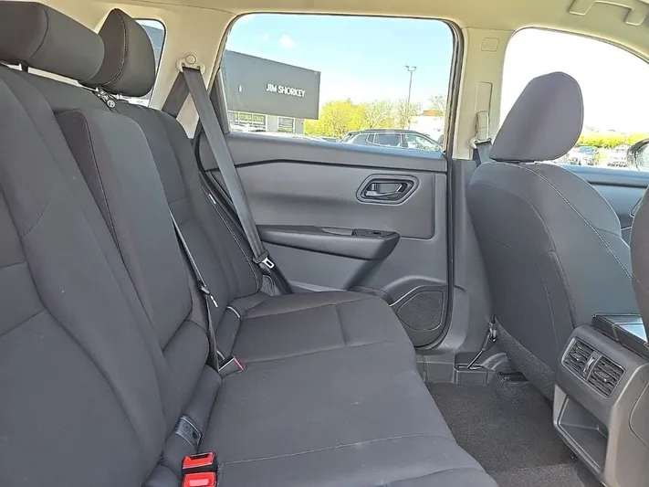 2024 Nissan Rogue - view 30