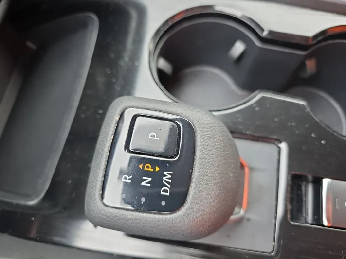 2023 Nissan Rogue - view 20