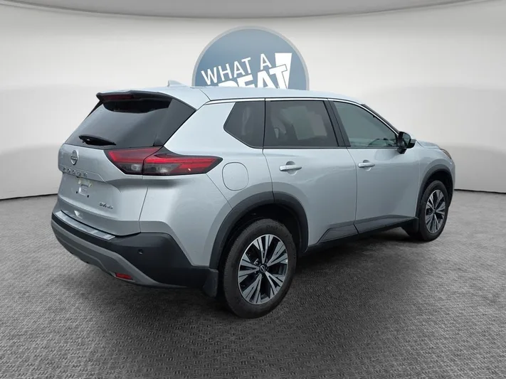 2023 Nissan Rogue - view 3