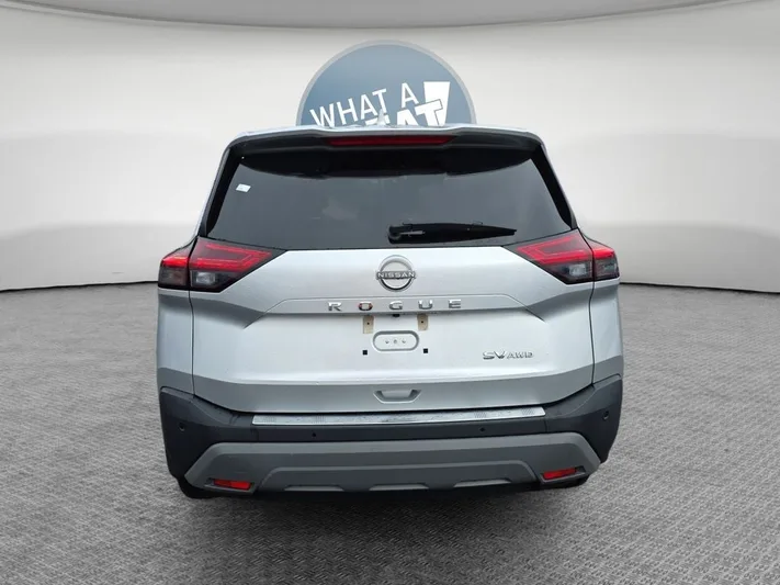 2023 Nissan Rogue - view 5