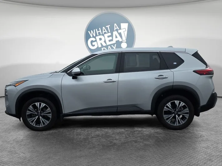 2023 Nissan Rogue - view 7