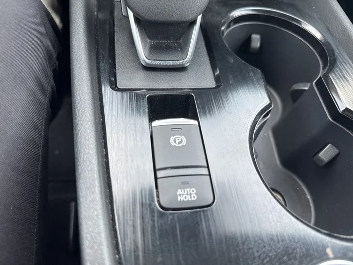 2023 Nissan Rogue - view 19