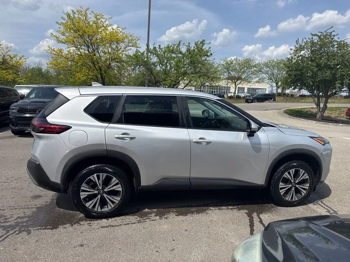 2023 Nissan Rogue - view 3