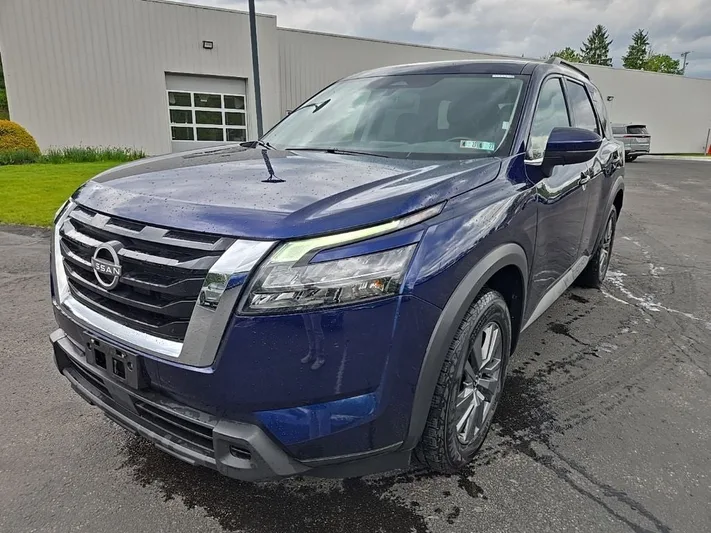 2024 Nissan Pathfinder - view 11