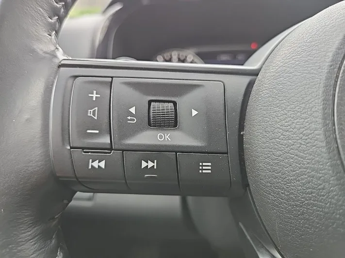 2024 Nissan Pathfinder - view 14