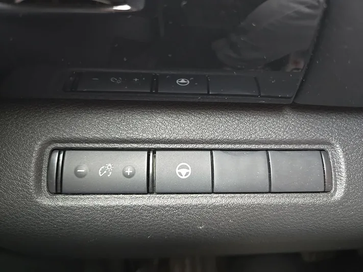 2024 Nissan Pathfinder - view 19