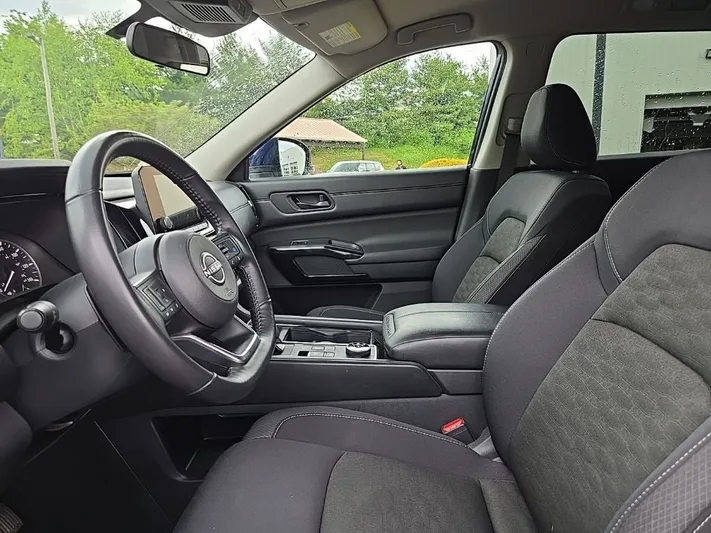 2024 Nissan Pathfinder - view 31