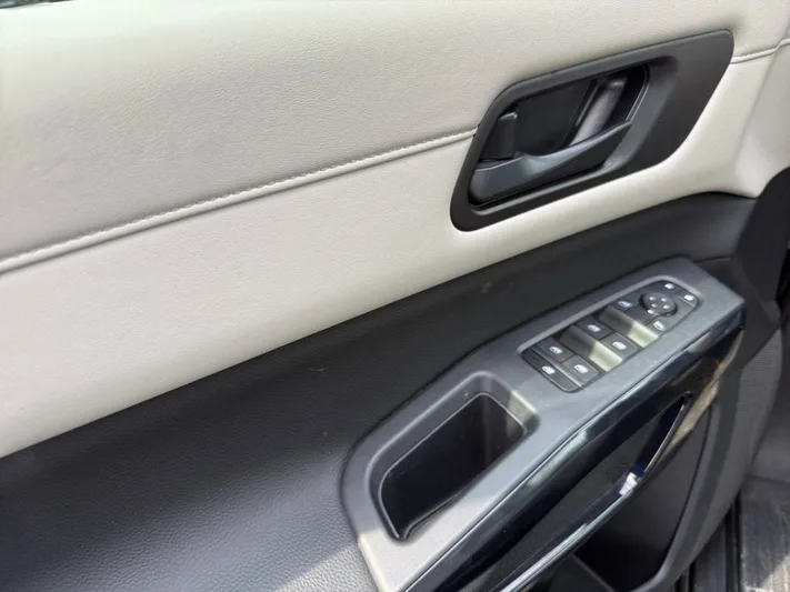 2024 Nissan Pathfinder - view 14
