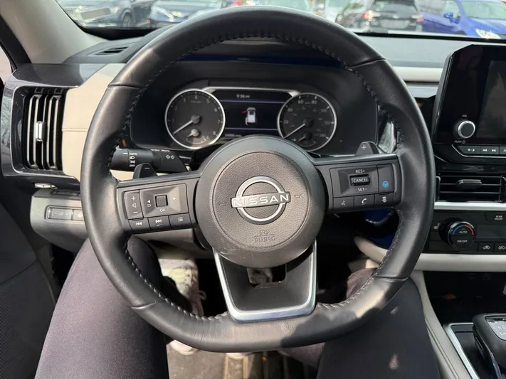 2024 Nissan Pathfinder - view 15