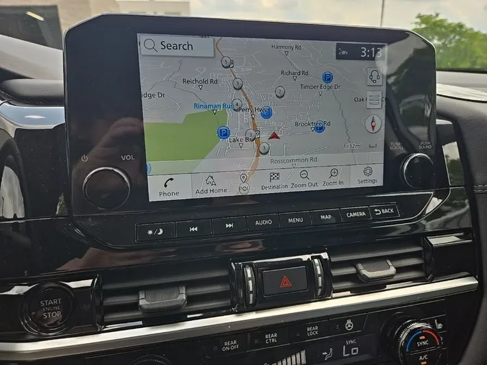 2025 Nissan Pathfinder - view 21