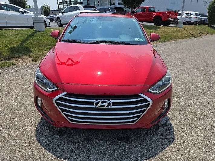 2017 Hyundai Elantra - view 11