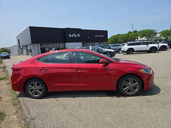 2017 Hyundai Elantra - view 2