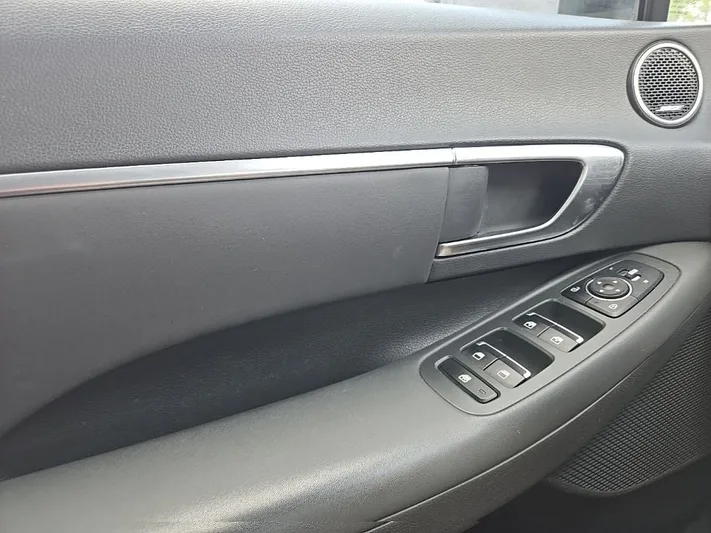 2020 Hyundai Sonata - view 14