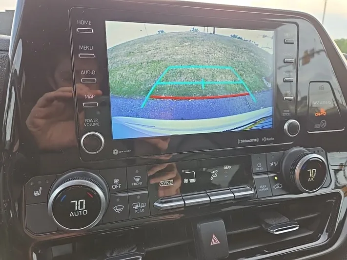 2021 Toyota Highlander - view 21