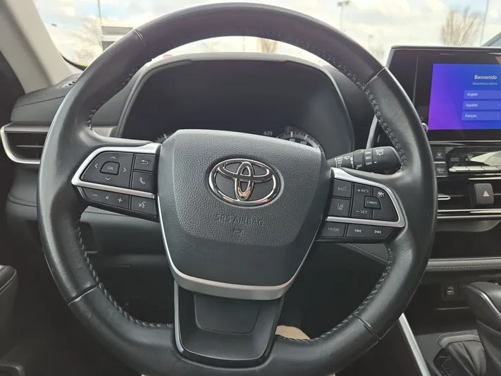 2023 Toyota Highlander - view 14
