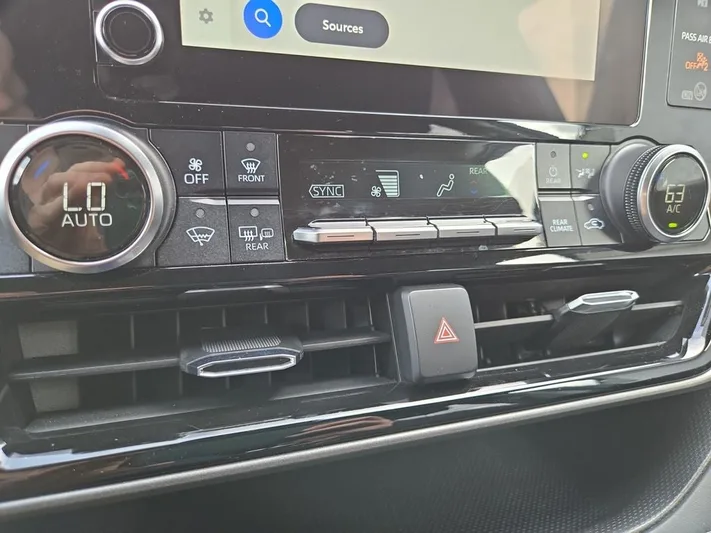 2023 Toyota Highlander - view 18