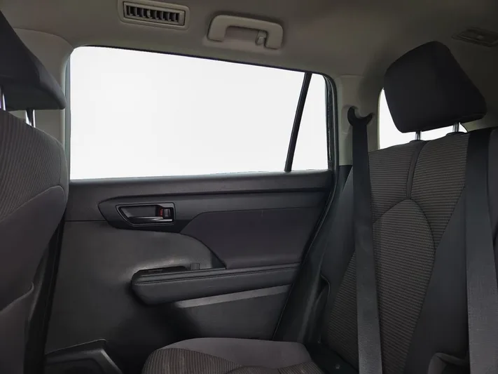 2023 Toyota Highlander - view 23