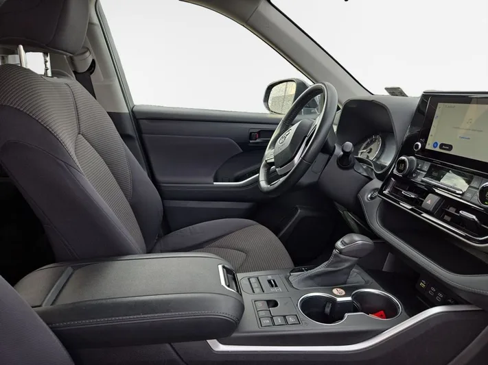 2023 Toyota Highlander - view 25