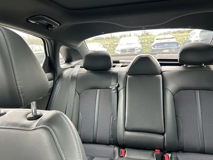 2023 Kia K5 - view 13