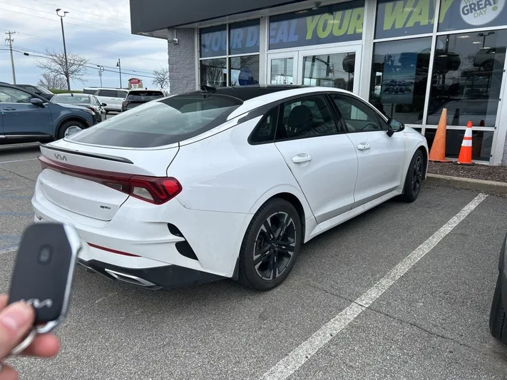 2023 Kia K5 - view 4